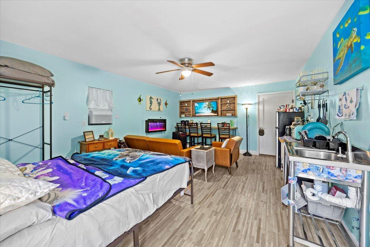 ROBLEDAL ESTATES - Residential