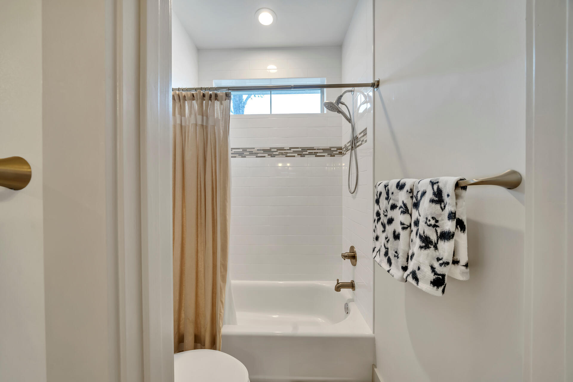 SHADOW PINES - Residential