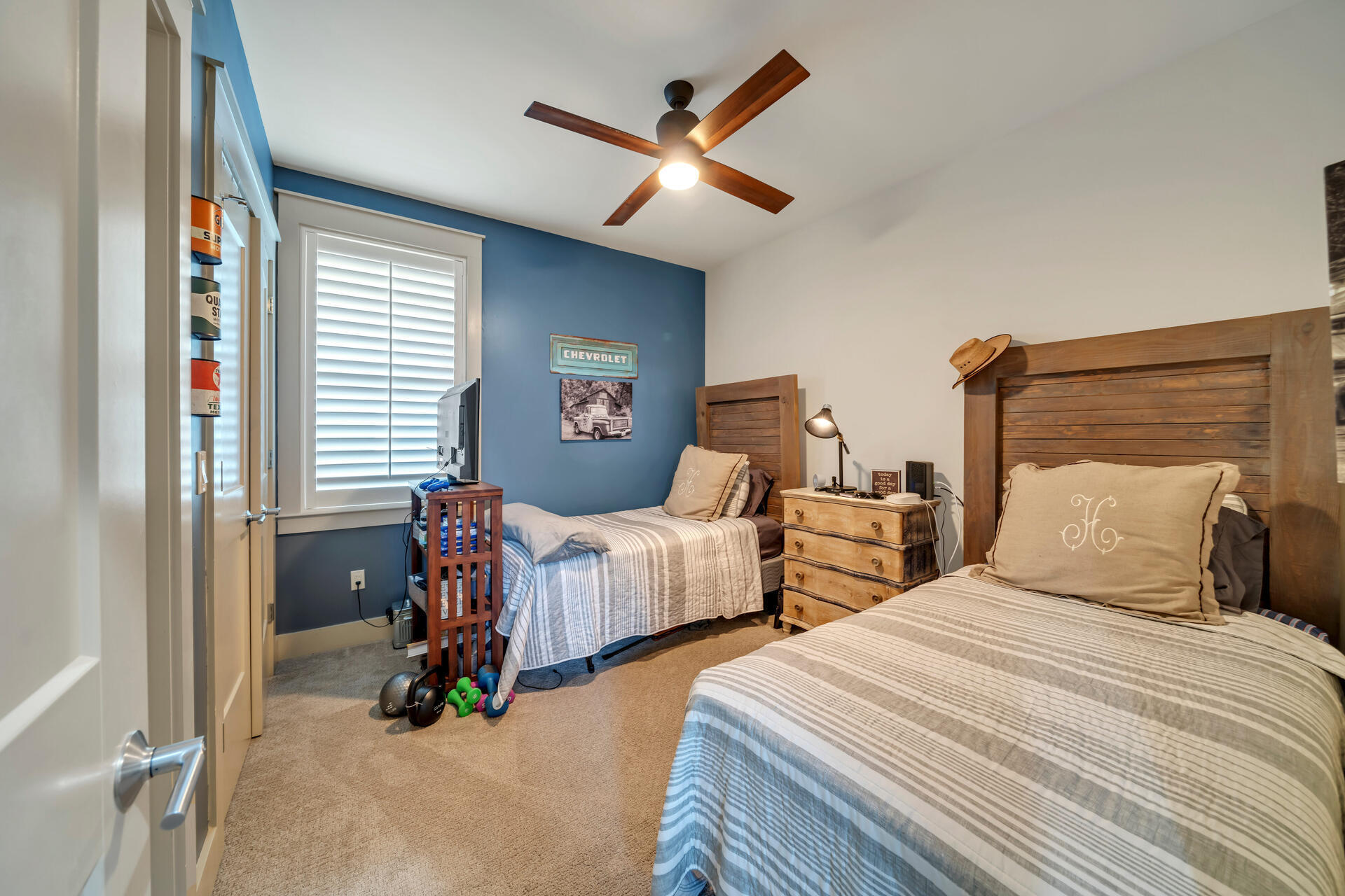 SHADOW PINES - Residential