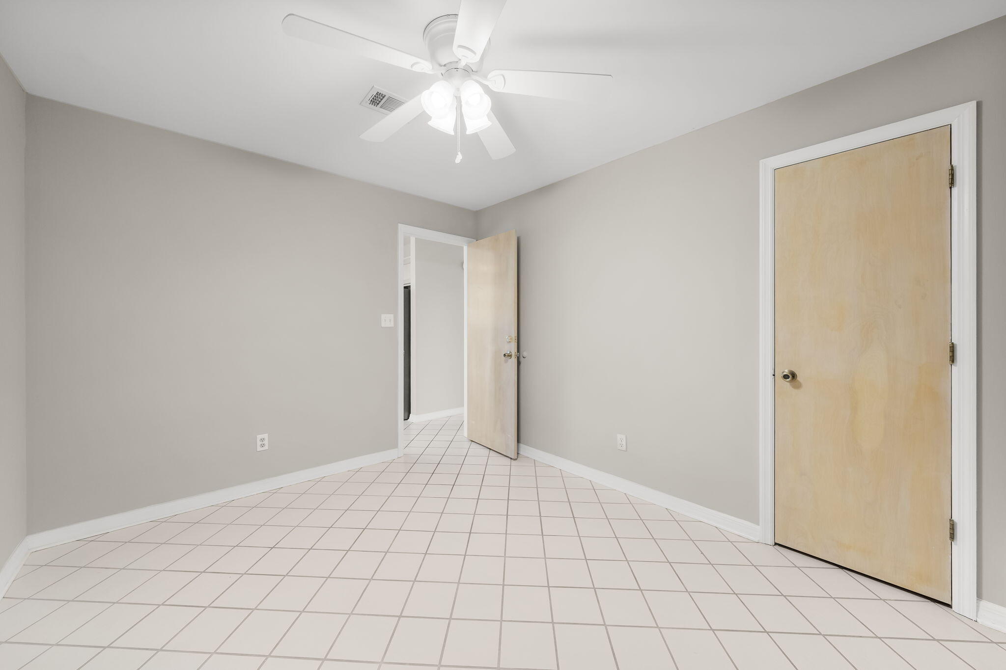 BEACHWOOD VILLAS CONDO - Residential Lease