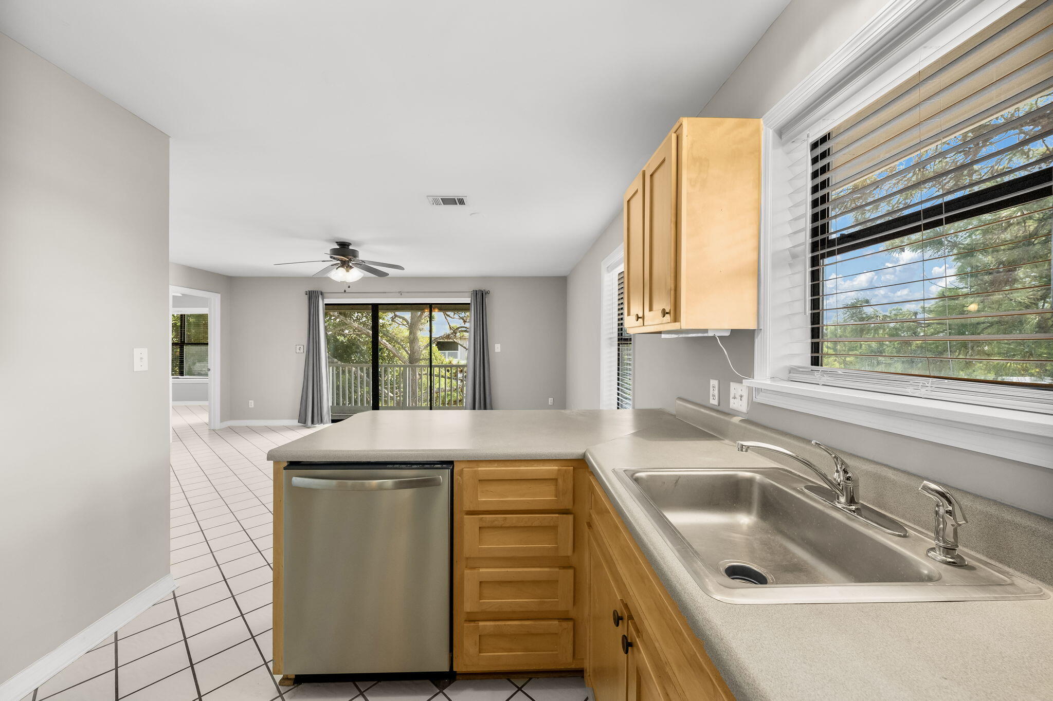 BEACHWOOD VILLAS CONDO - Residential Lease