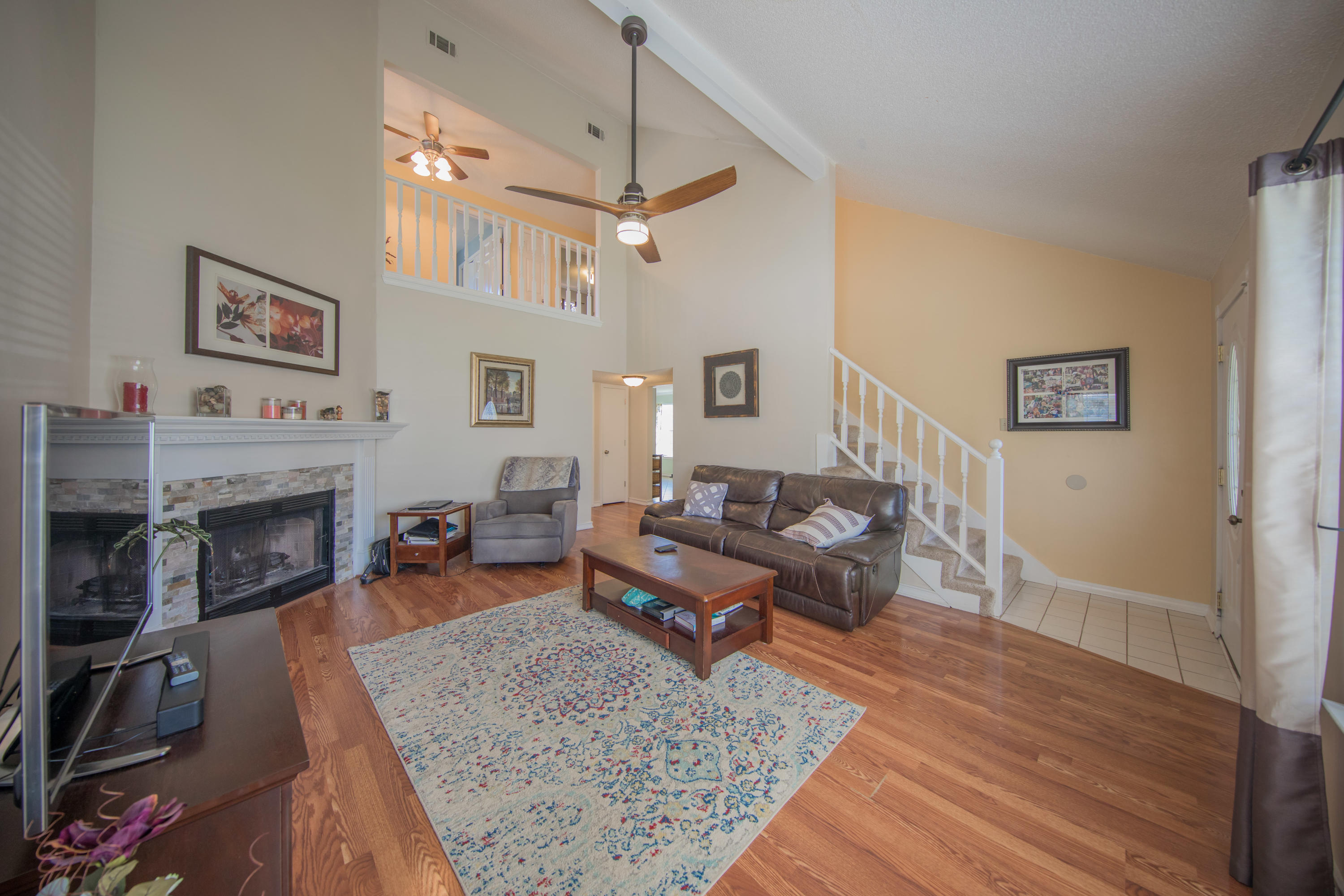 LAKE CHARLESTON - Residential