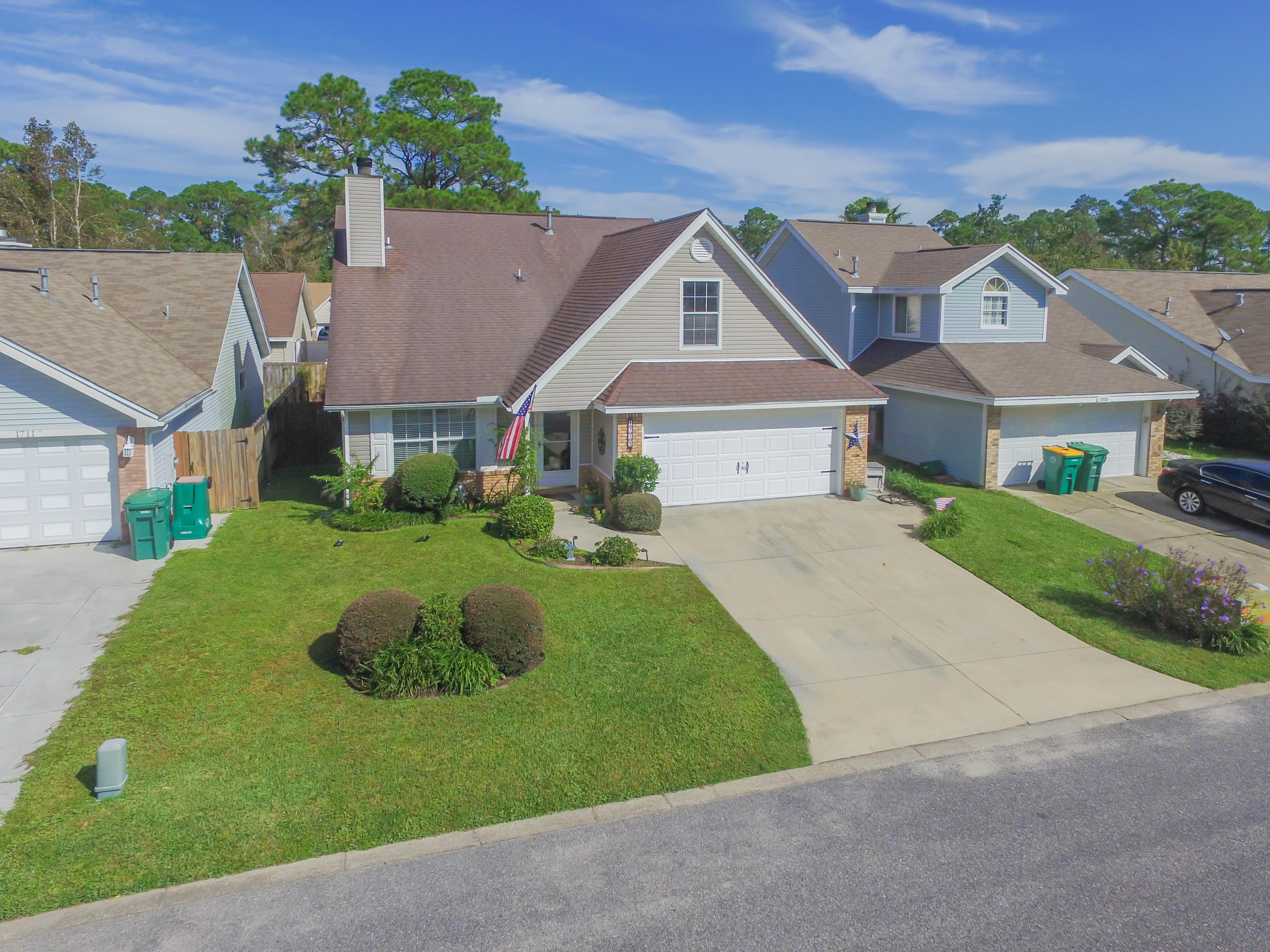 LAKE CHARLESTON - Residential