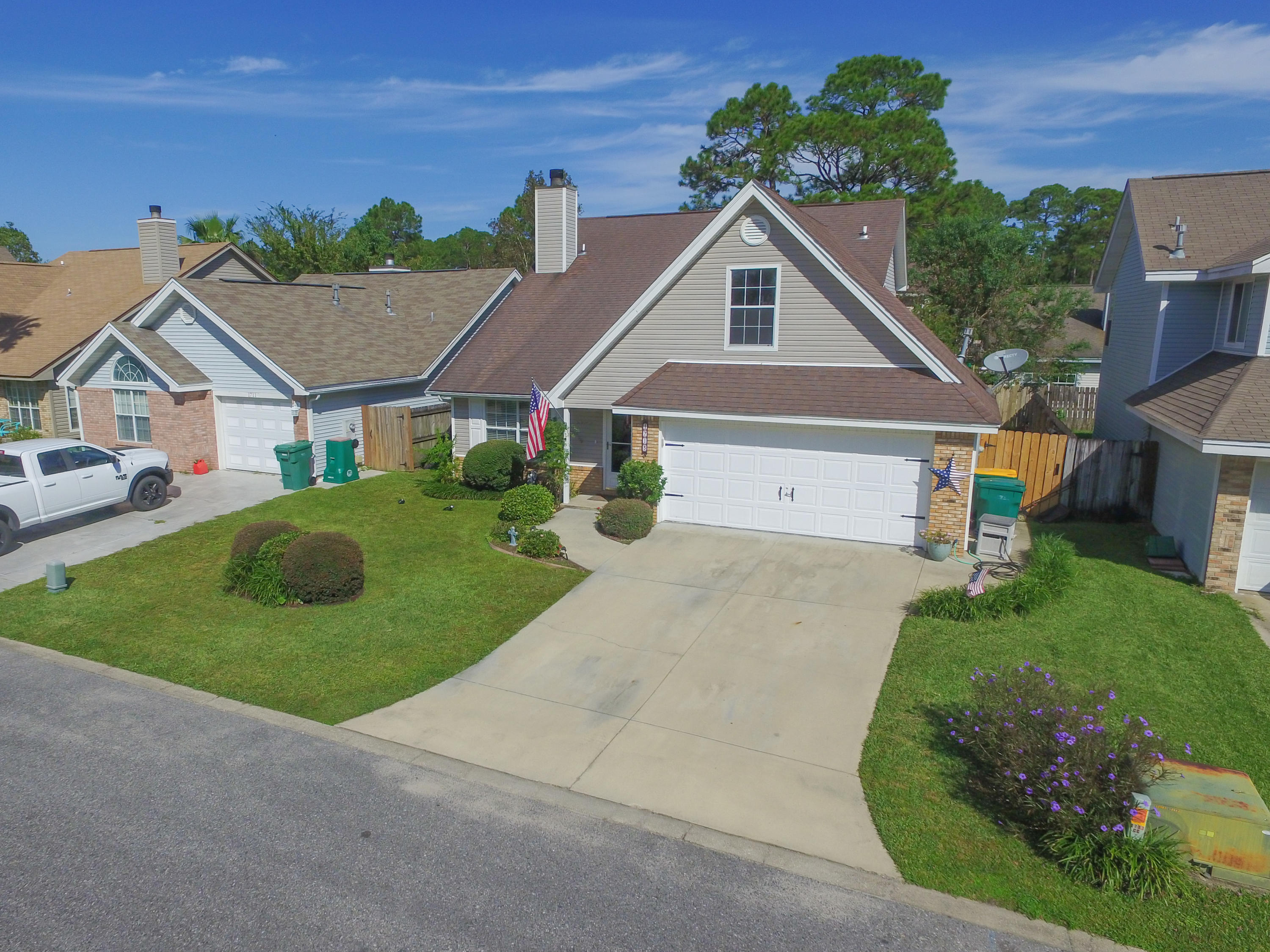 LAKE CHARLESTON - Residential