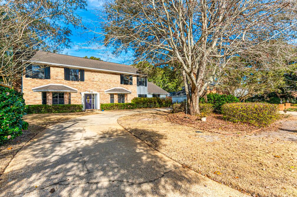 LAKE LORRAINE ESTATES - Residential