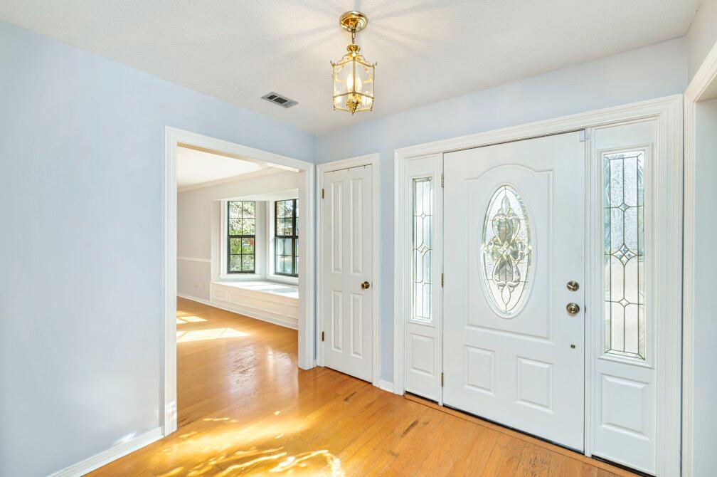 LAKE LORRAINE ESTATES - Residential