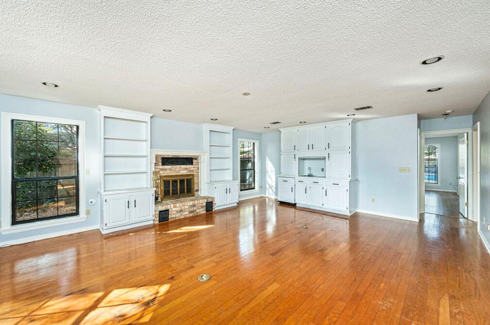 LAKE LORRAINE ESTATES - Residential