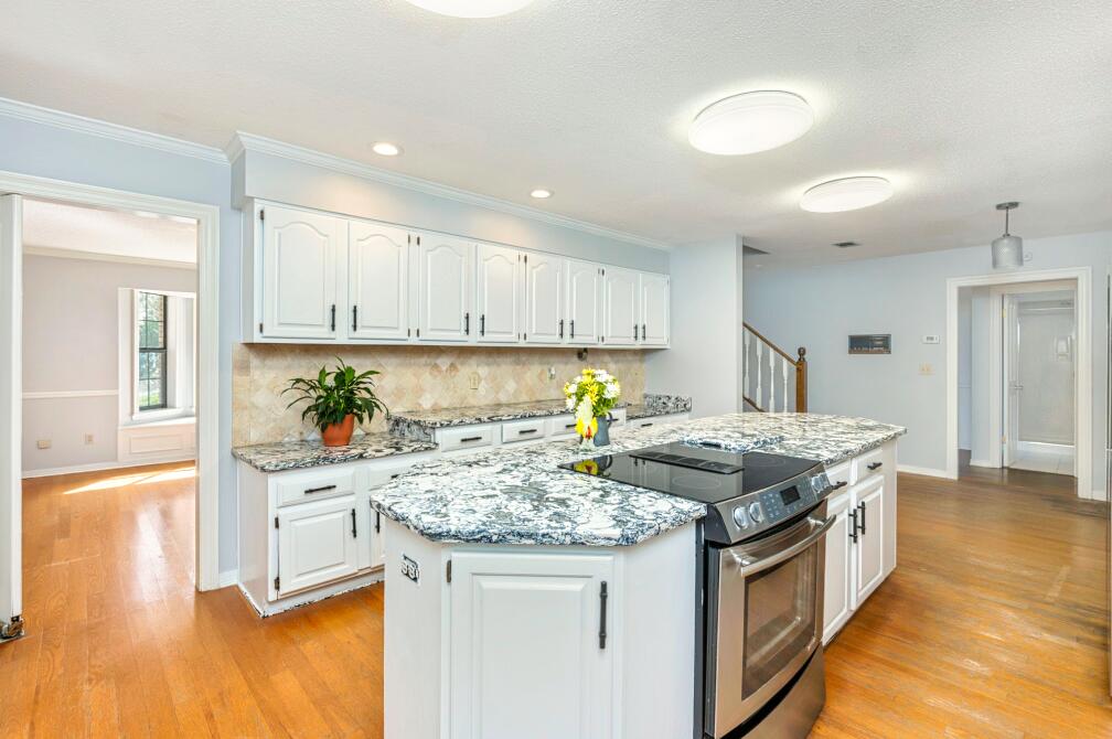 LAKE LORRAINE ESTATES - Residential