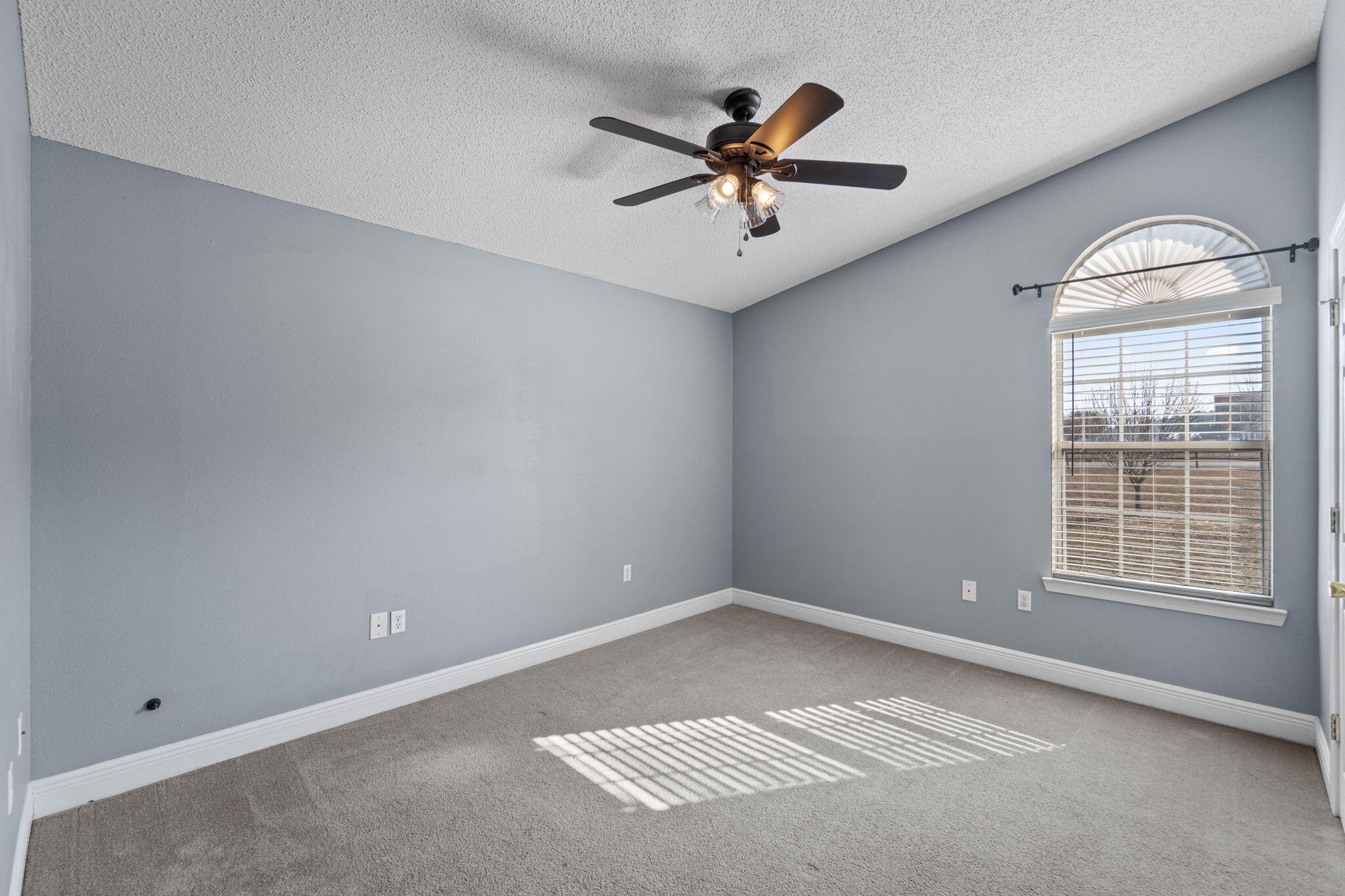 METES & BOUNDS - Residential Lease