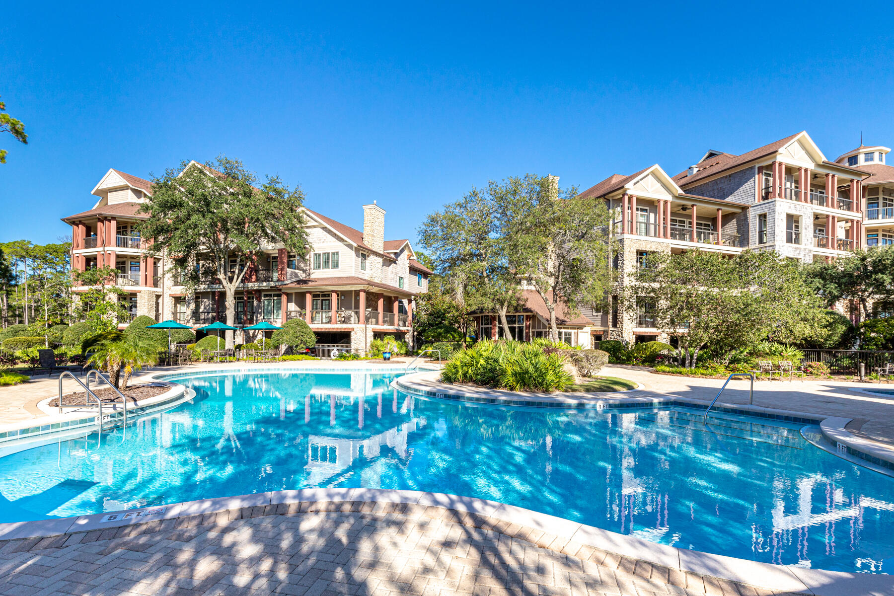 WILD HERON LAKESIDE LODGE - Residential