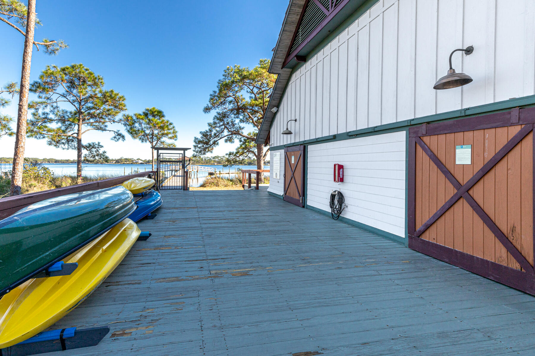 WILD HERON LAKESIDE LODGE - Residential
