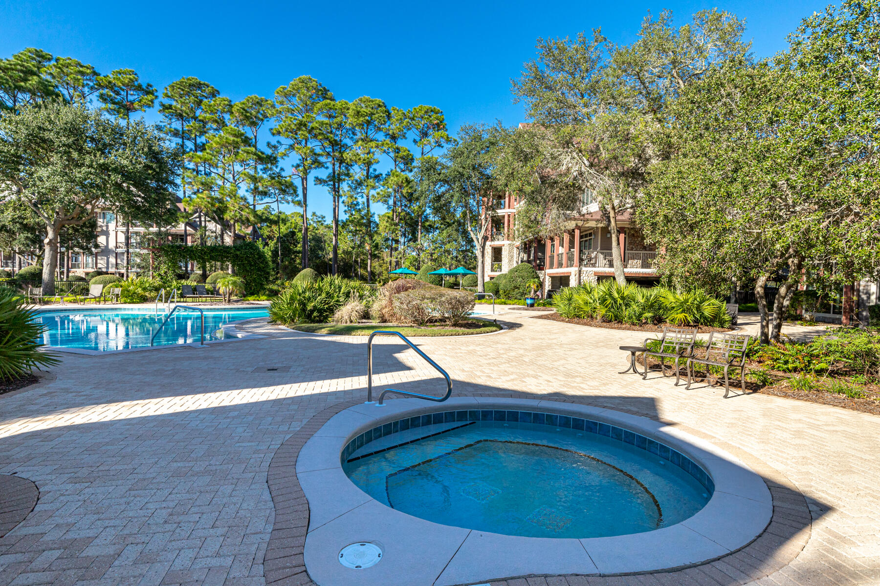 WILD HERON LAKESIDE LODGE - Residential