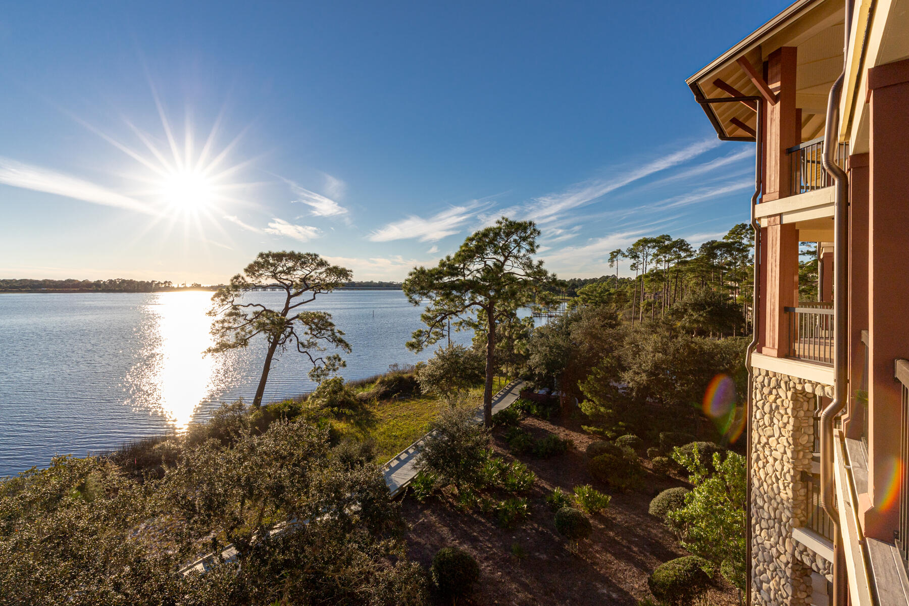 WILD HERON LAKESIDE LODGE - Residential
