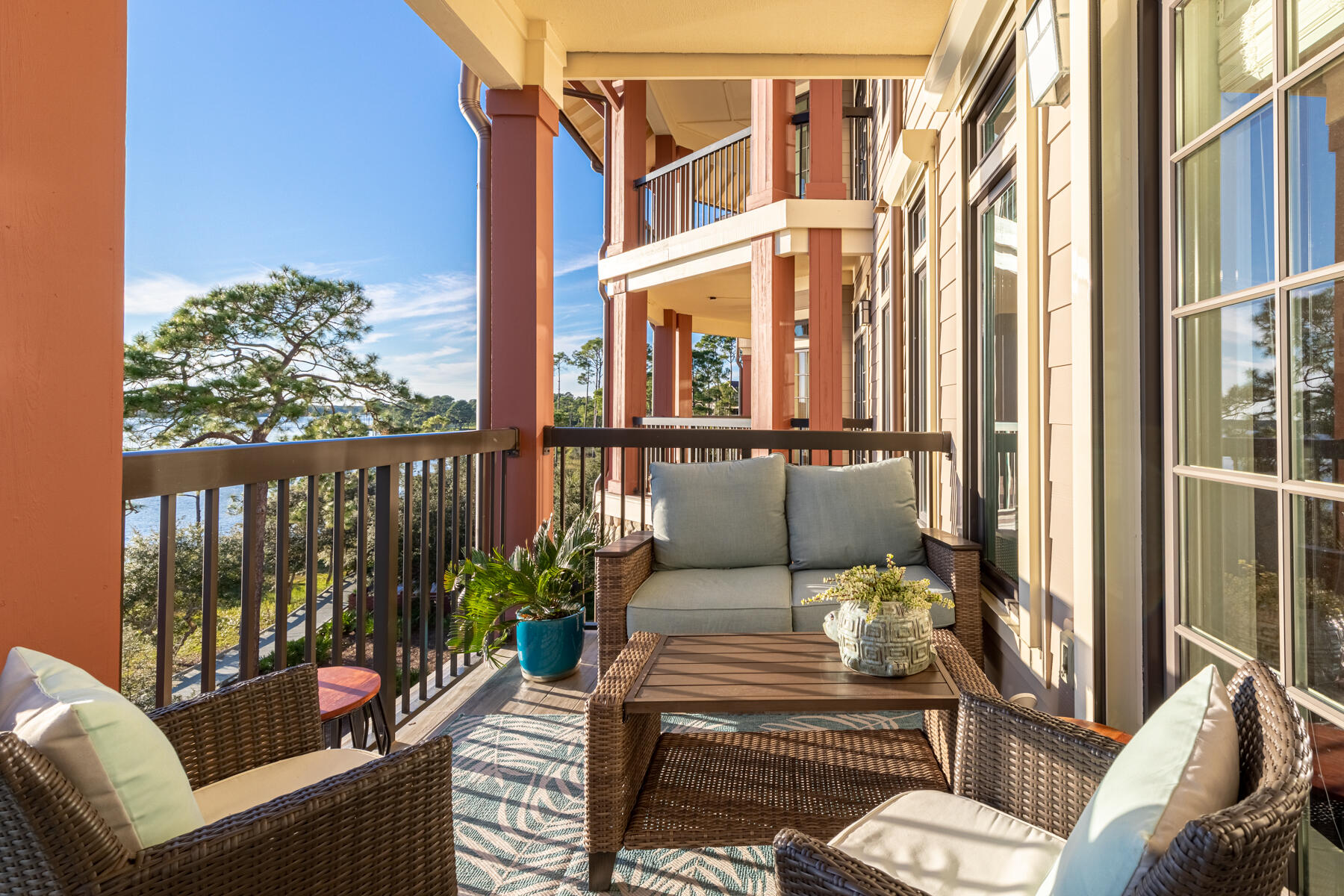 WILD HERON LAKESIDE LODGE - Residential