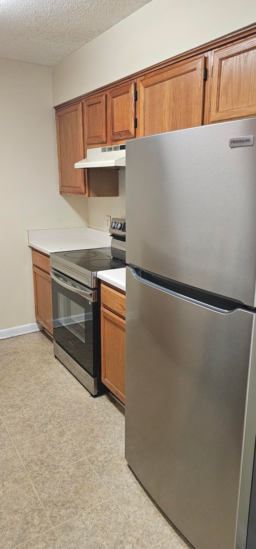 This condo is conveniently locate near Beaches, Bay, Restaurants,shopping at the Grande Boulevard.