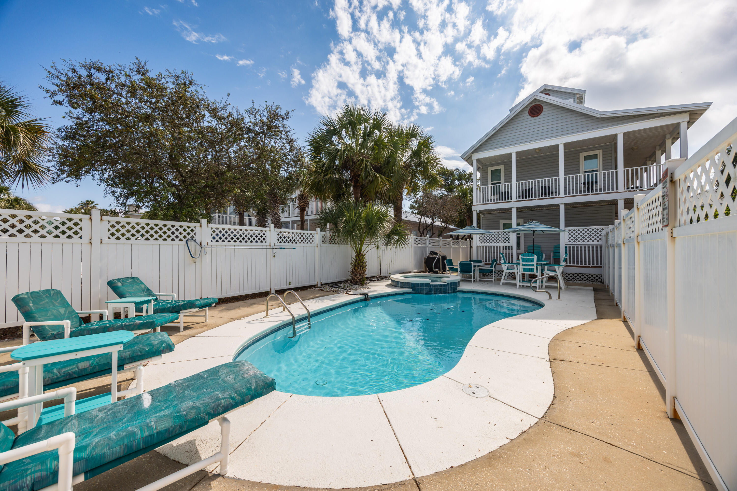 CRYSTAL BEACH - Residential