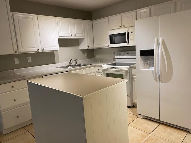 ELIZABETH FARMS UNREC - Residential Lease