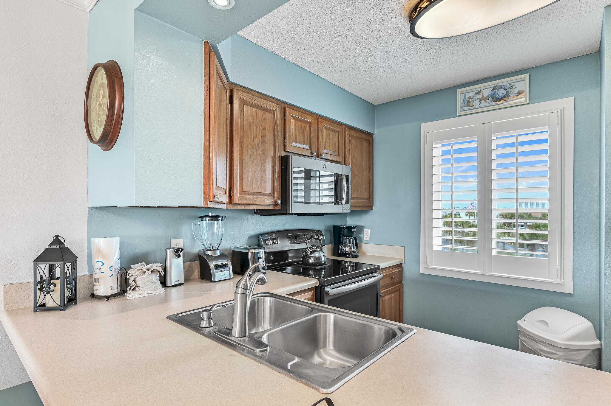 ISLANDER CONDO PH 2 - Residential