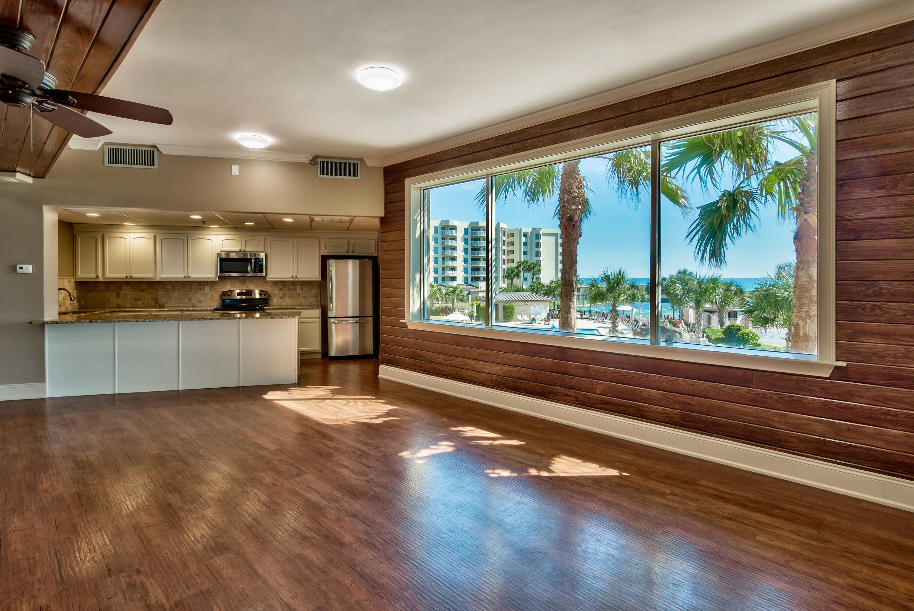 ISLANDER CONDO PH 2 - Residential