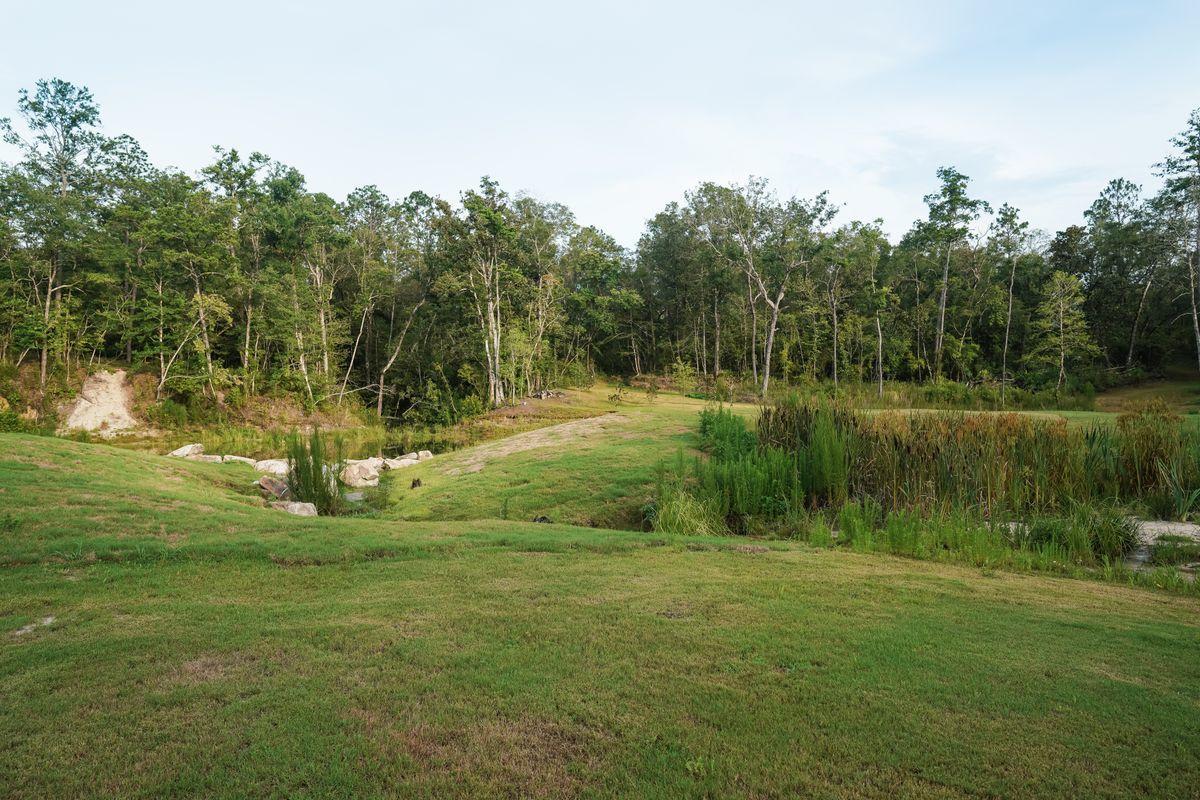 NO RECORDED SUBDIVISION - Land