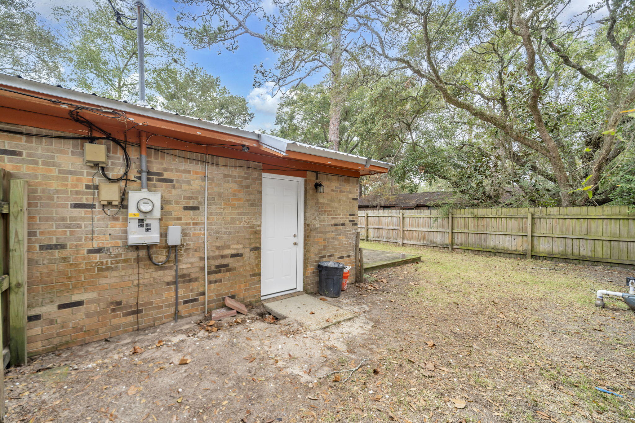 1020 PINETREE RD - Residential Lease