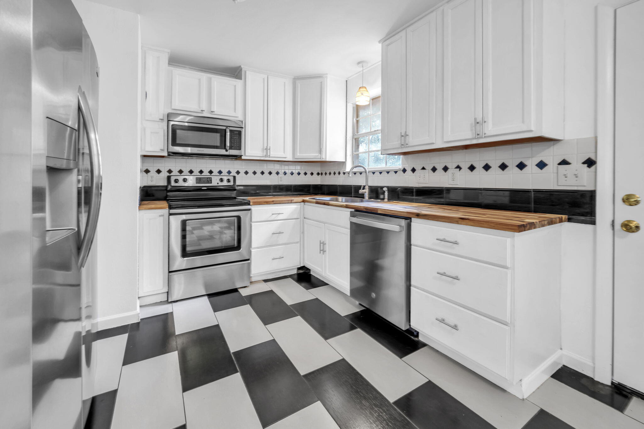 1020 PINETREE RD - Residential Lease