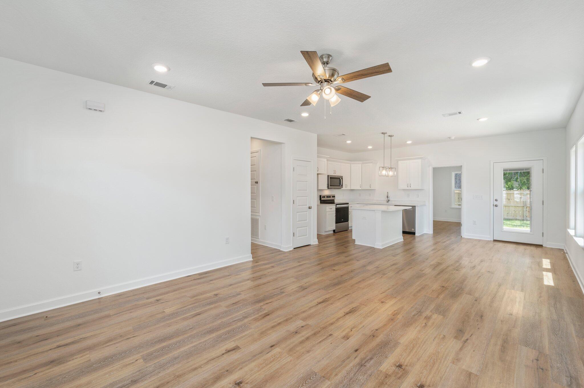 MCCARTHY ESTATES - Residential