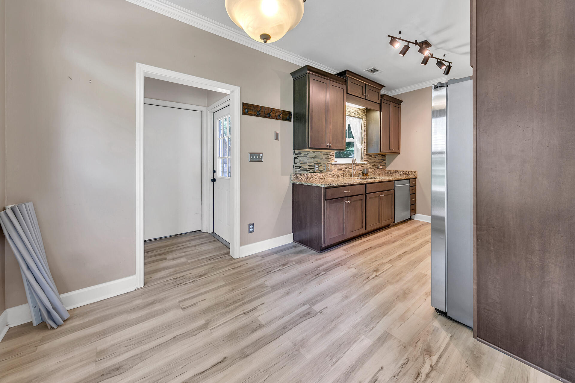 MOORES LANDING - Residential