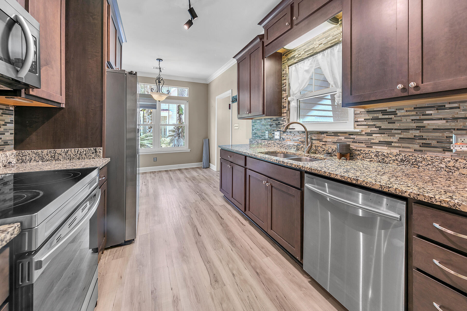 MOORES LANDING - Residential