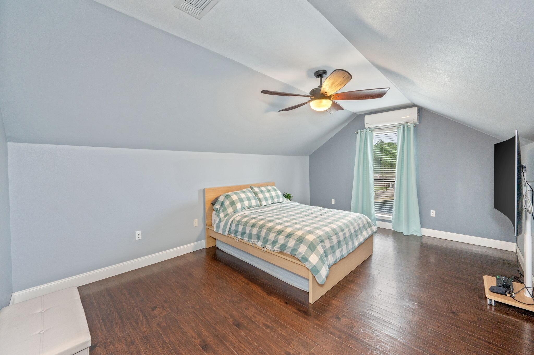 VIKING MANOR PH 1 - Residential