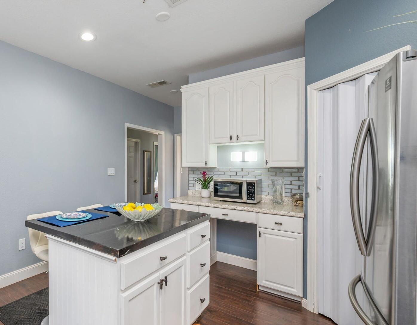 VIKING MANOR PH 1 - Residential