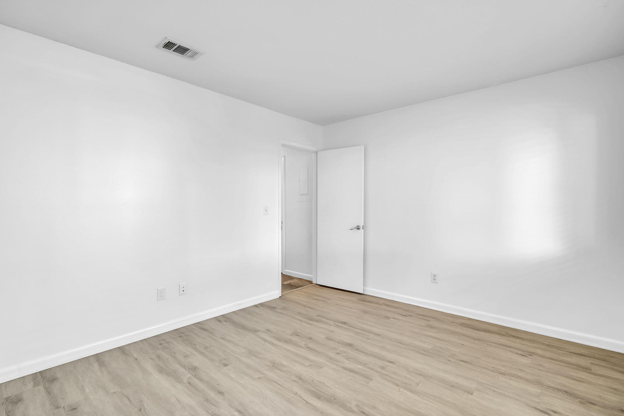 ROYAL OAK VILLAGE - Residential