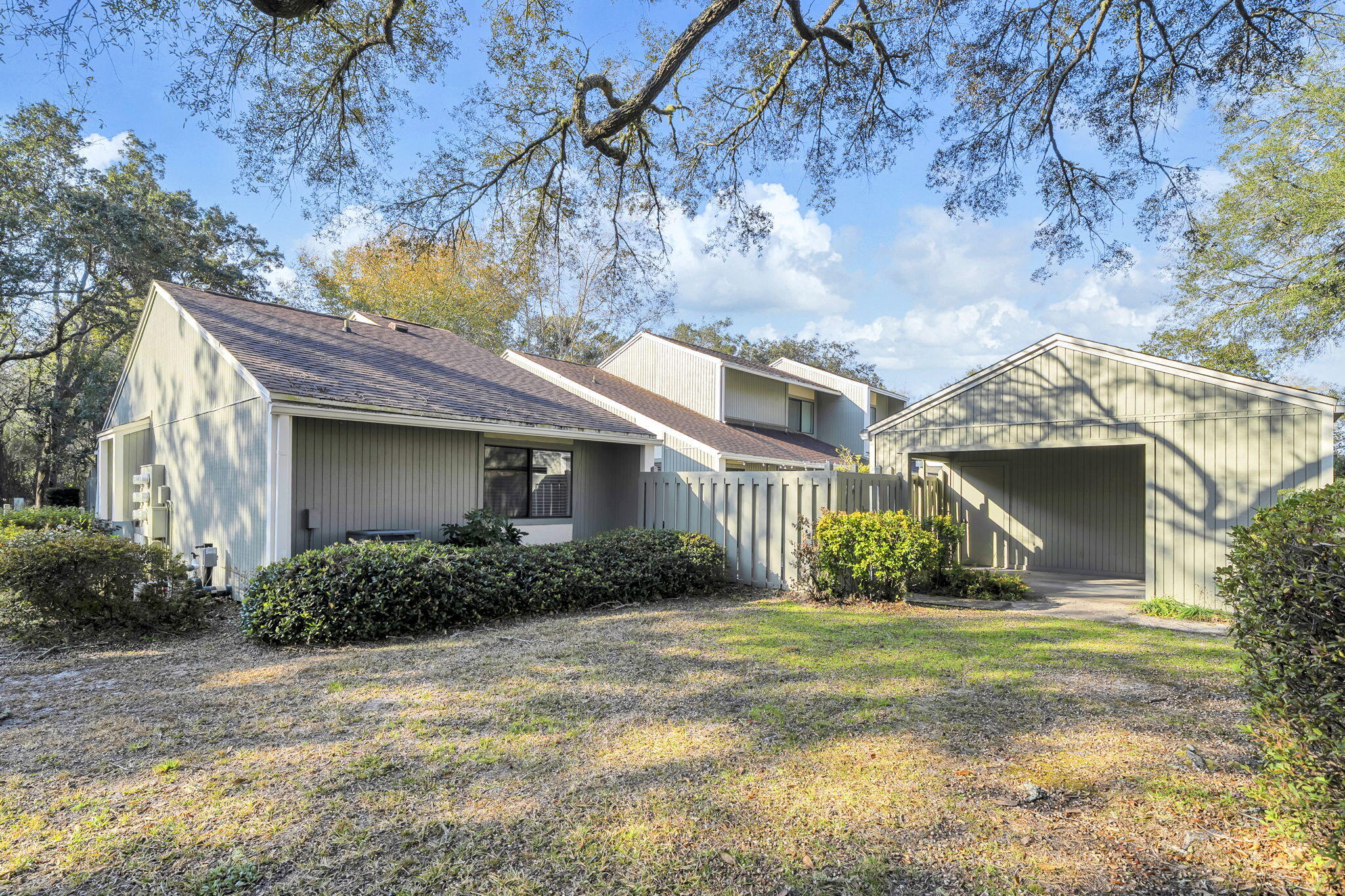 ROYAL OAK VILLAGE - Residential