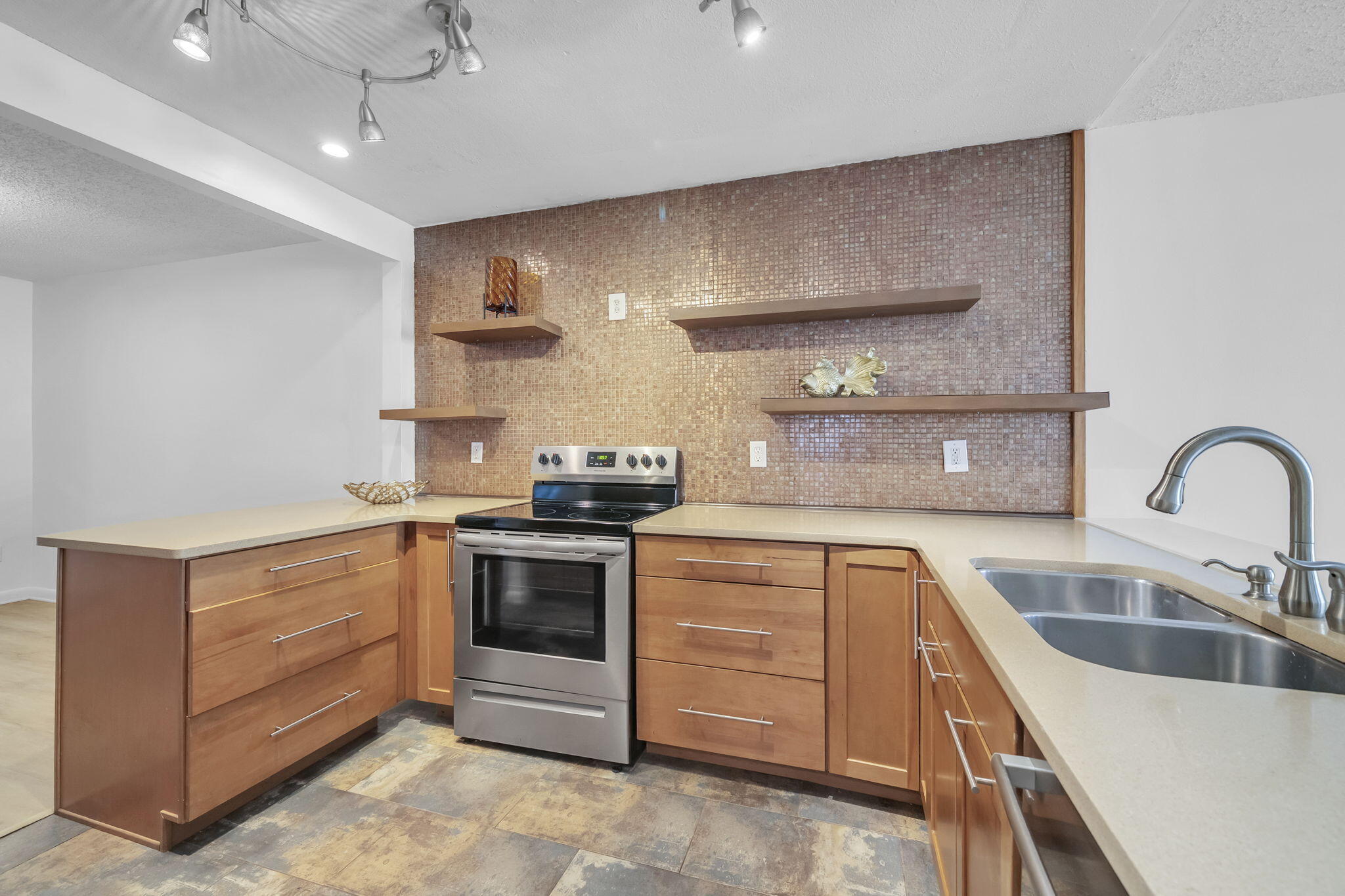 ROYAL OAK VILLAGE - Residential