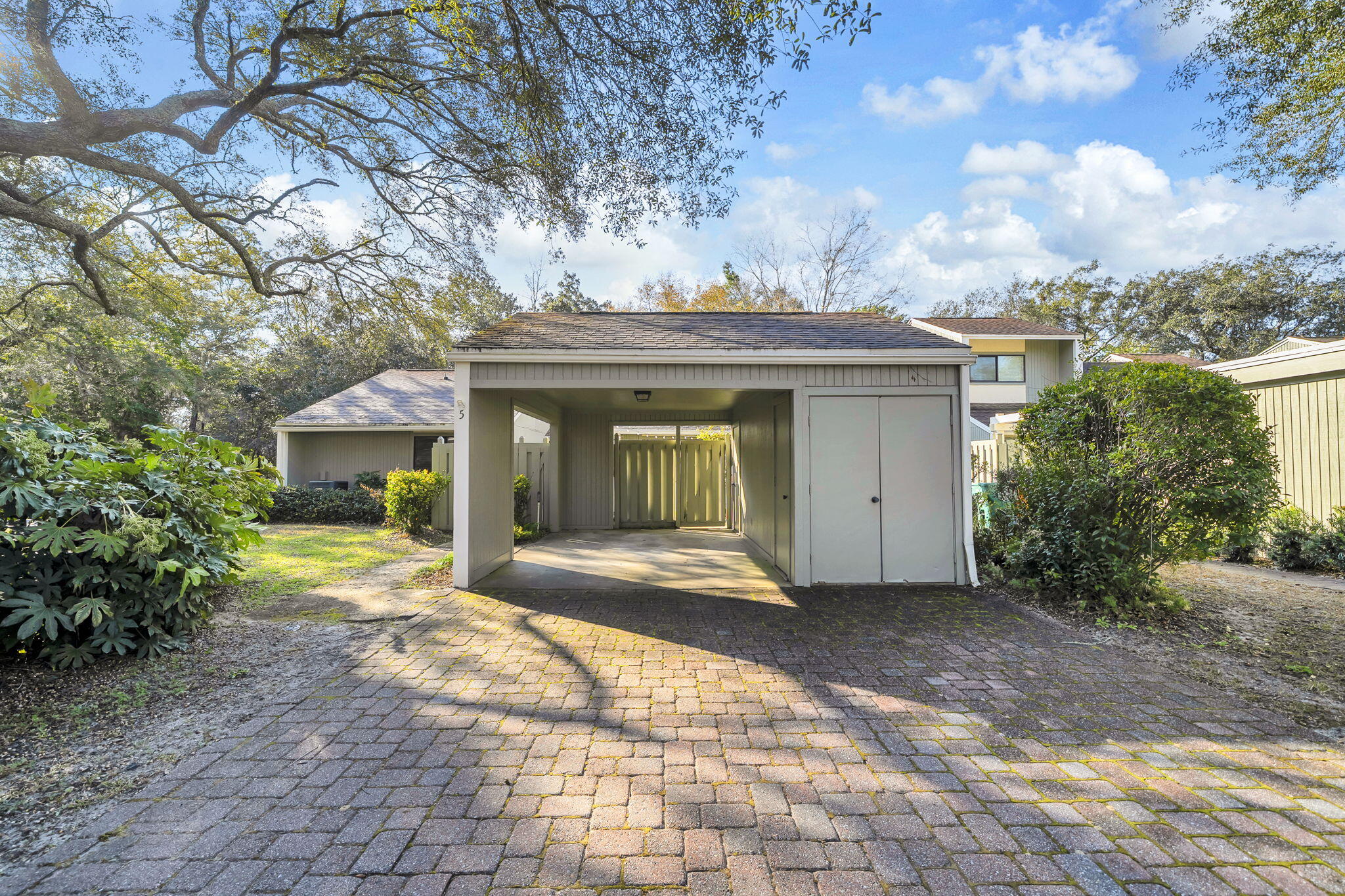 ROYAL OAK VILLAGE - Residential