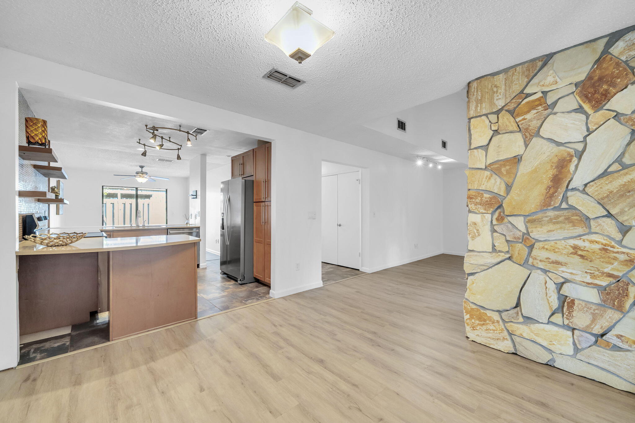 ROYAL OAK VILLAGE - Residential