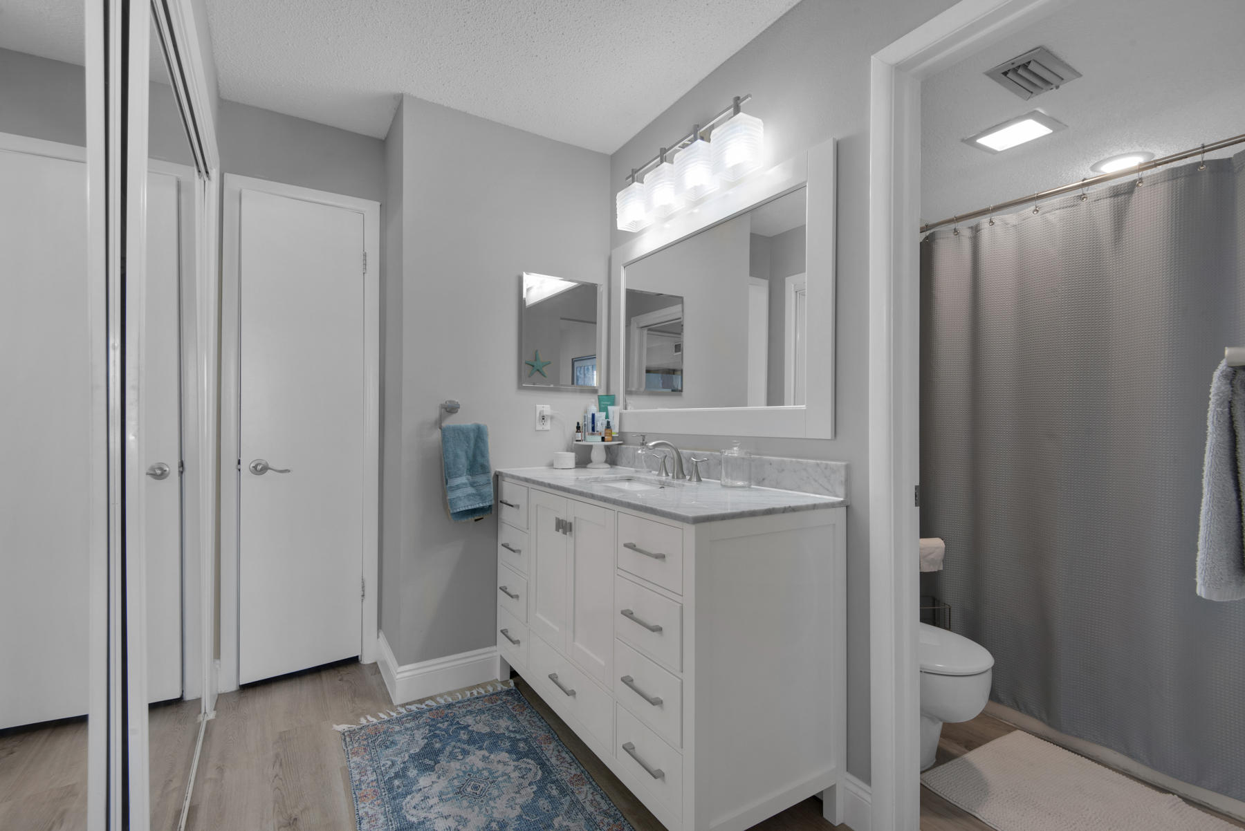 EL MATADOR CONDO - Residential