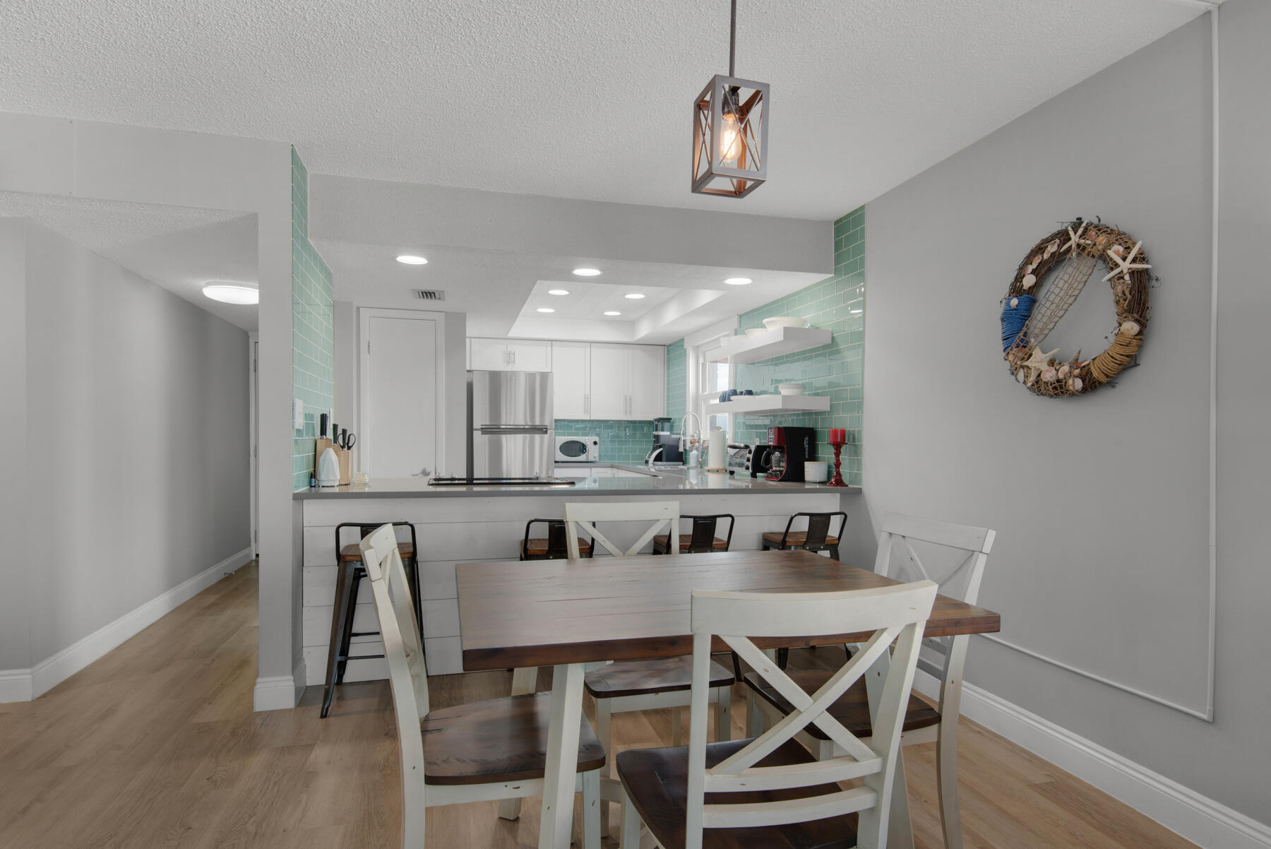 EL MATADOR CONDO - Residential