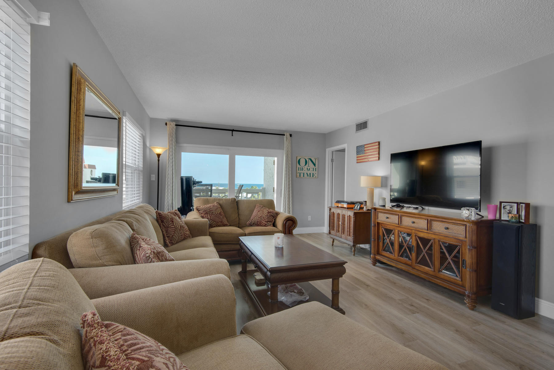 EL MATADOR CONDO - Residential