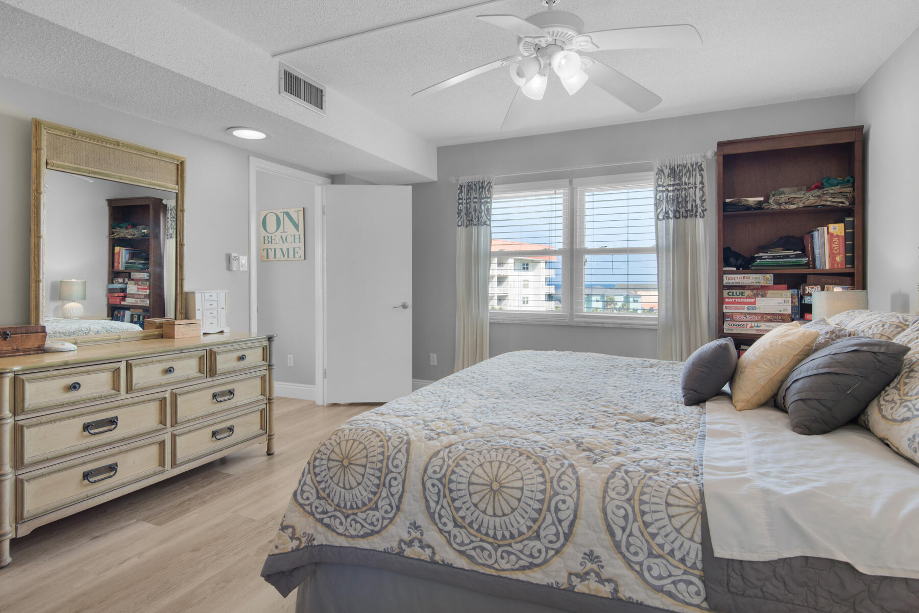 EL MATADOR CONDO - Residential