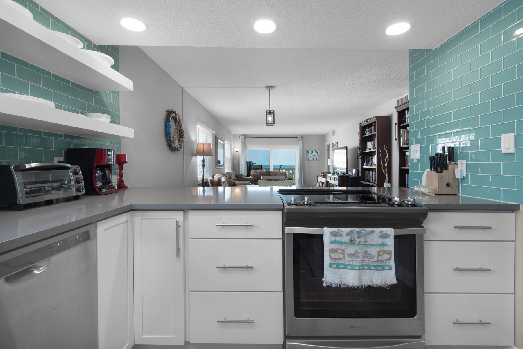 EL MATADOR CONDO - Residential