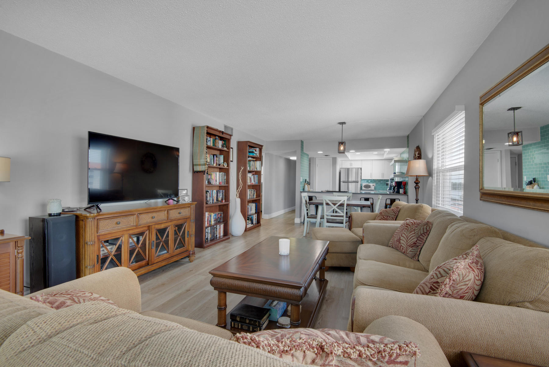 EL MATADOR CONDO - Residential