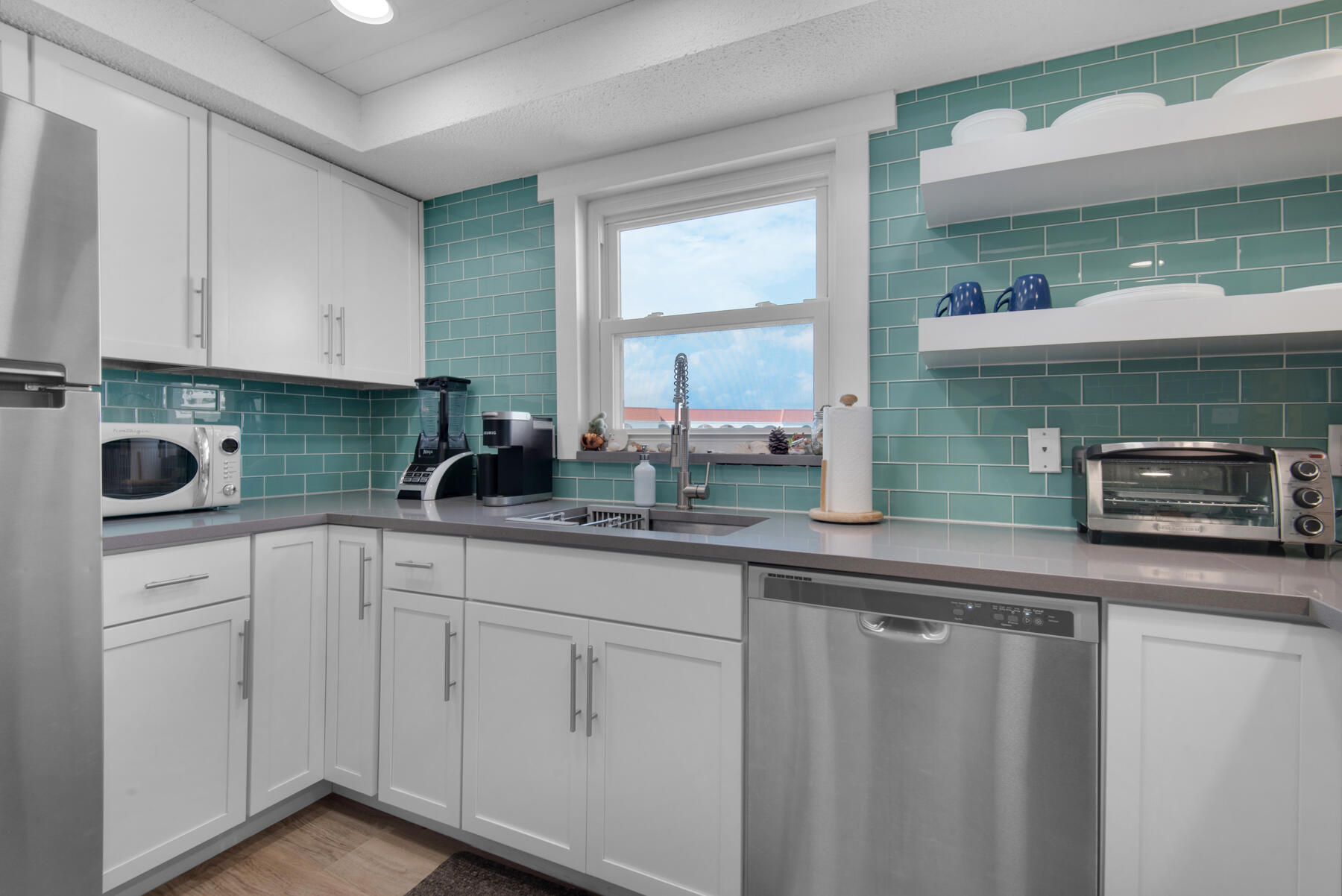 EL MATADOR CONDO - Residential