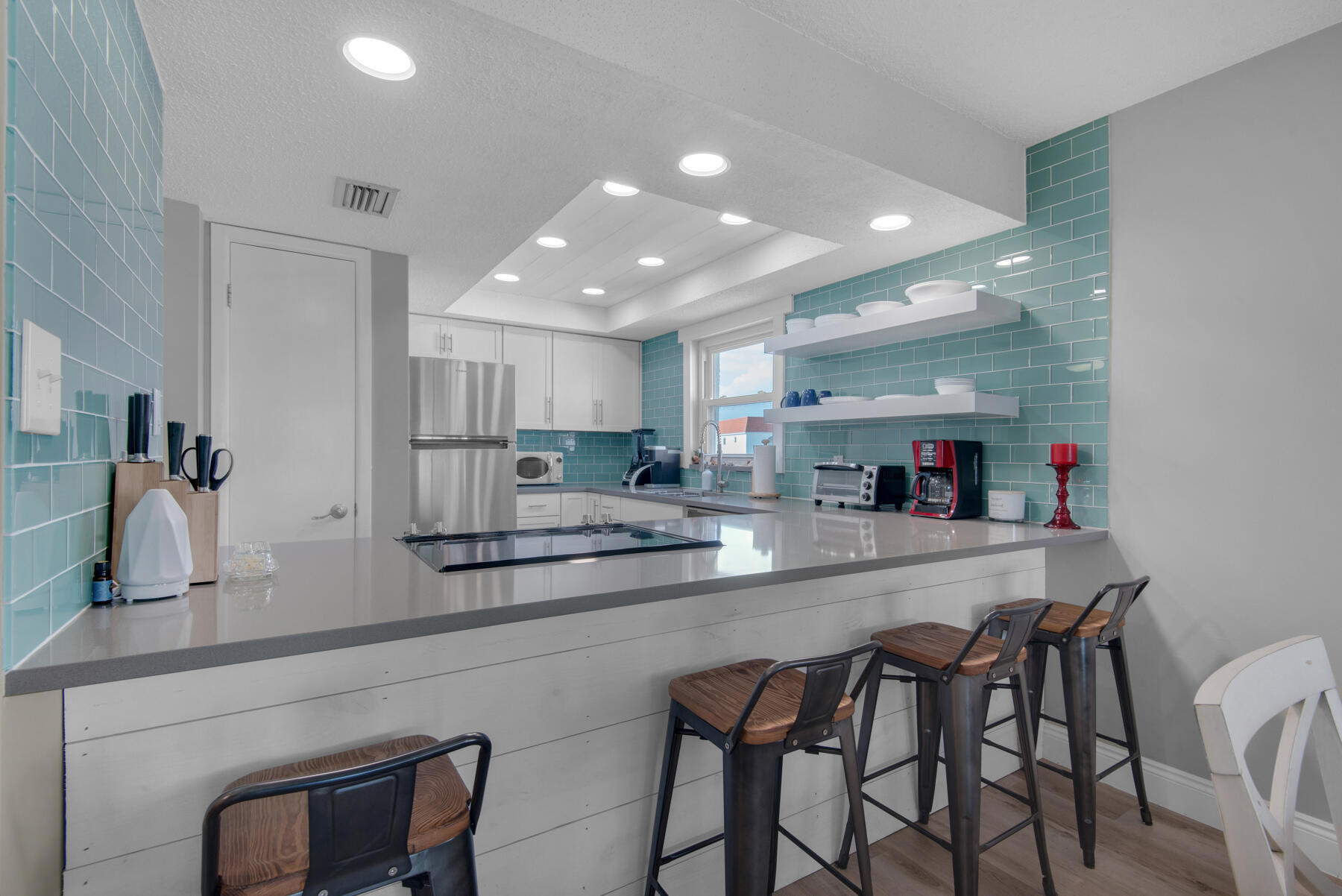 EL MATADOR CONDO - Residential