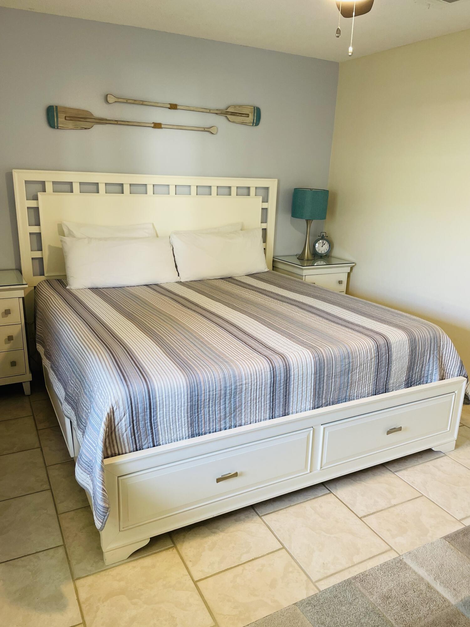 SANDPRINTS CONDO - Residential