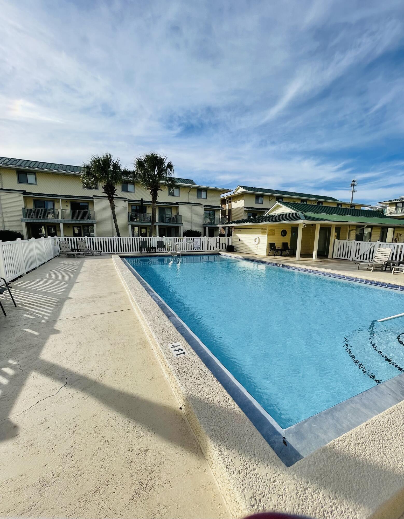 SANDPRINTS CONDO - Residential