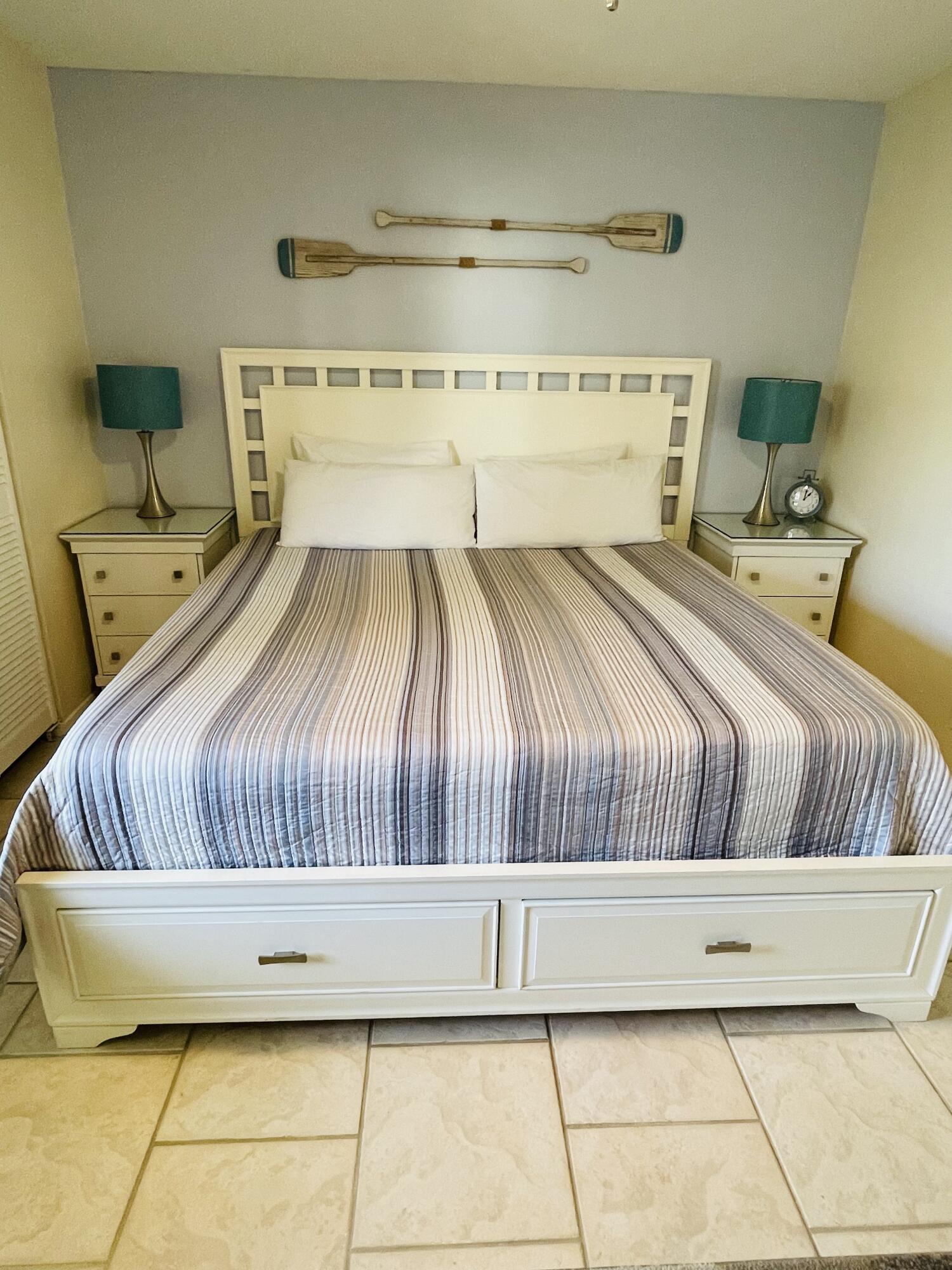 SANDPRINTS CONDO - Residential