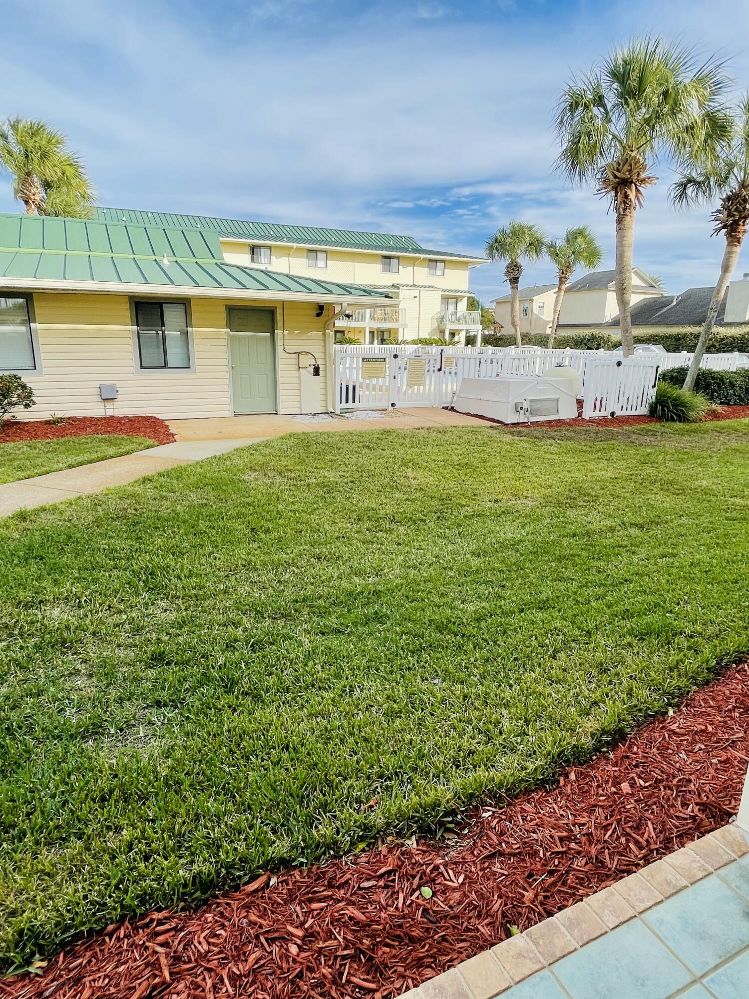 SANDPRINTS CONDO - Residential