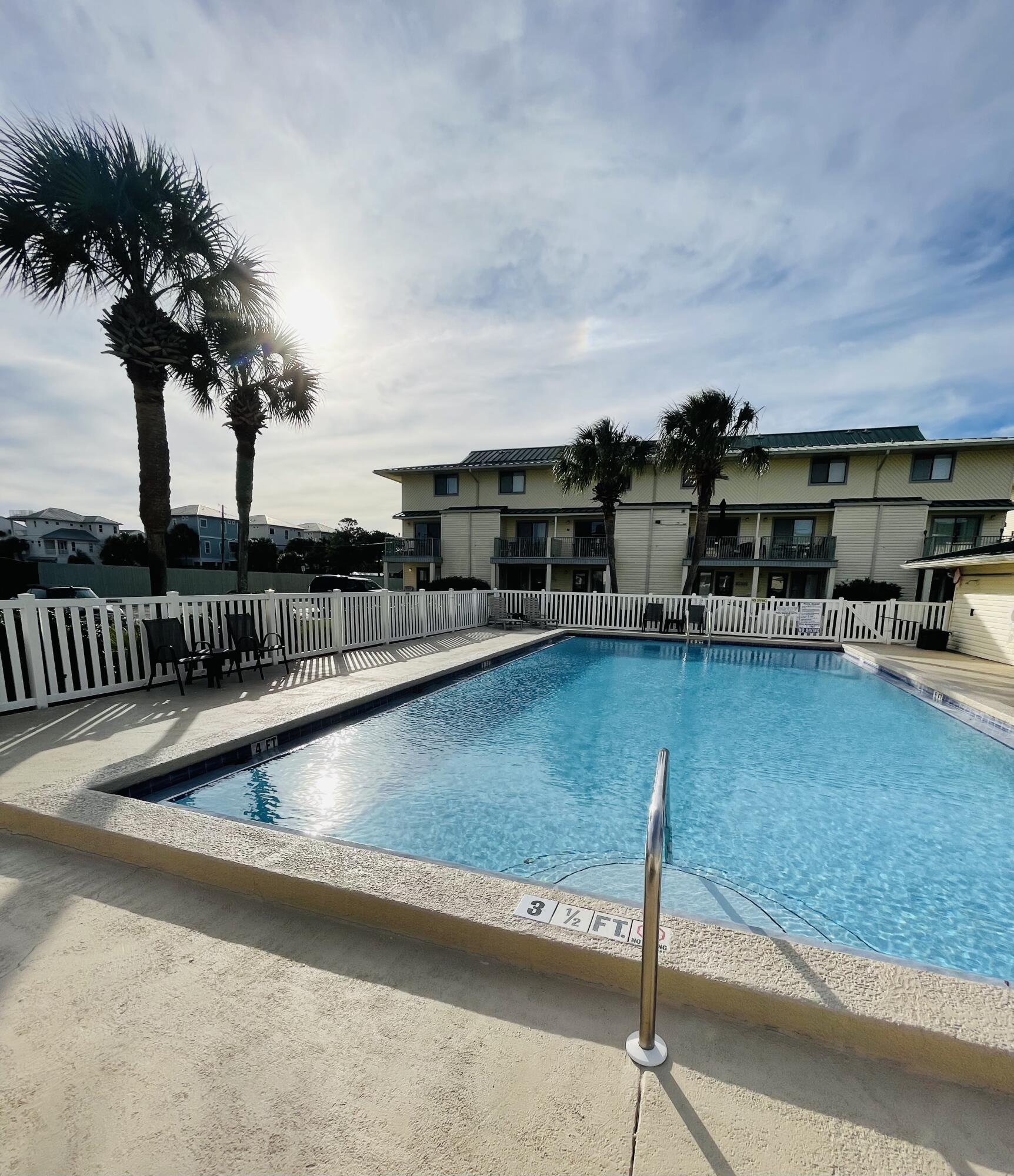 SANDPRINTS CONDO - Residential