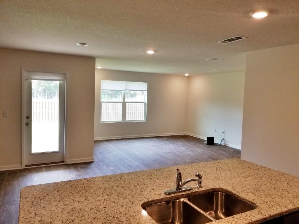 Redstone Commons - Residential Lease